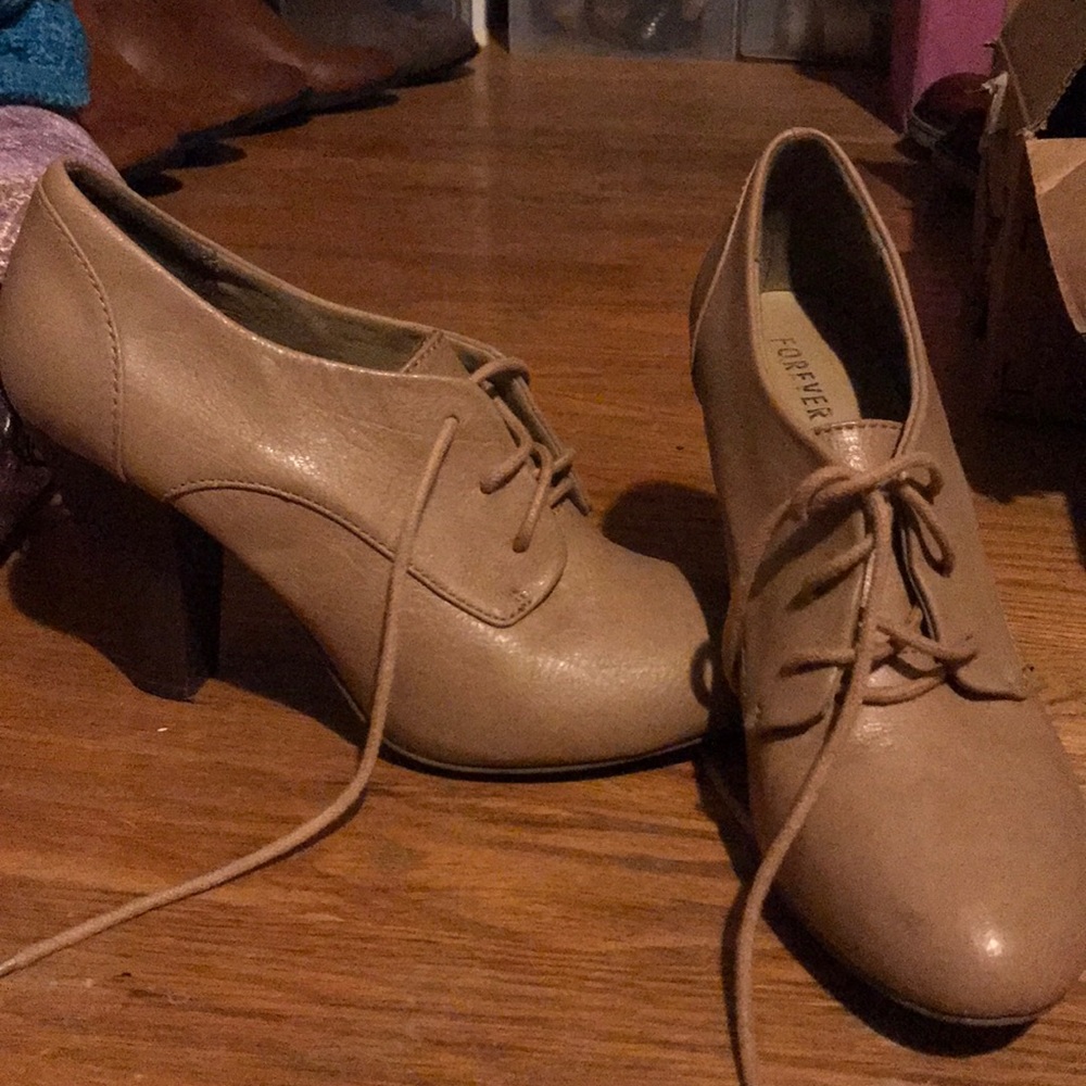 Vintage style ankle booties